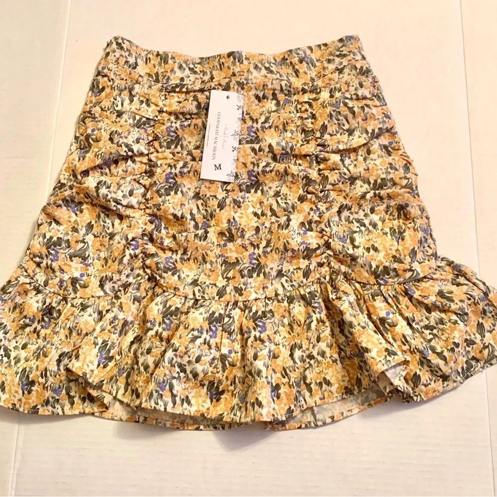 GoodNight Macaroon Mini skirt Ruffled Ruched Floral M coastal cowgirl NWT New